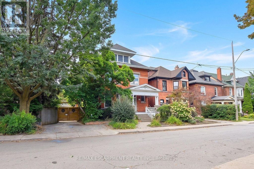 34 Holton Avenue S, Hamilton (gibson)