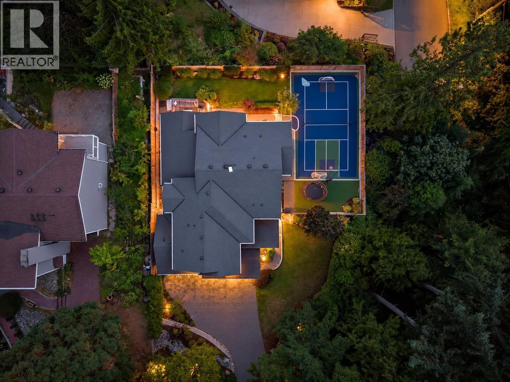 433 E Queens Road, North Vancouver