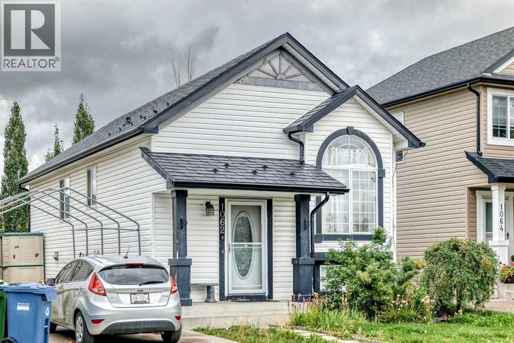 1062 Bridlemeadows Manor Sw, Calgary