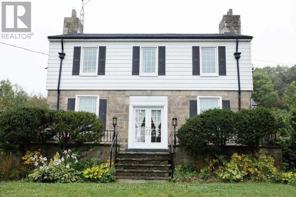 7682 Old Tremaine Road, Milton
