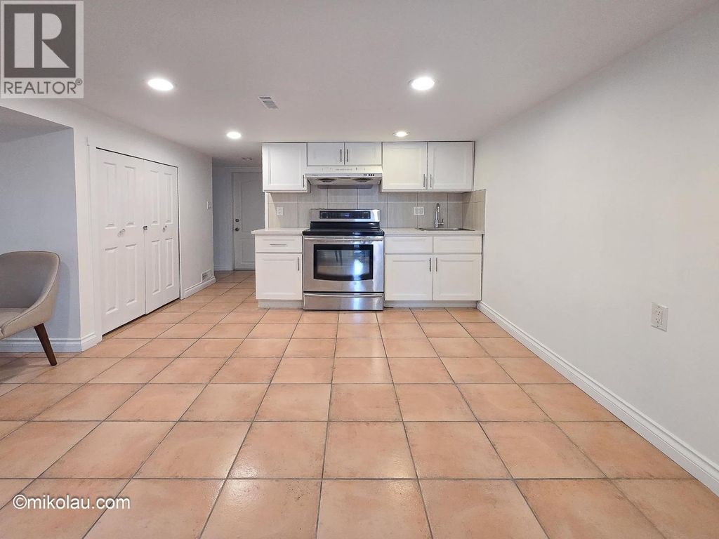 1xx Gilmore Ave, Burnaby