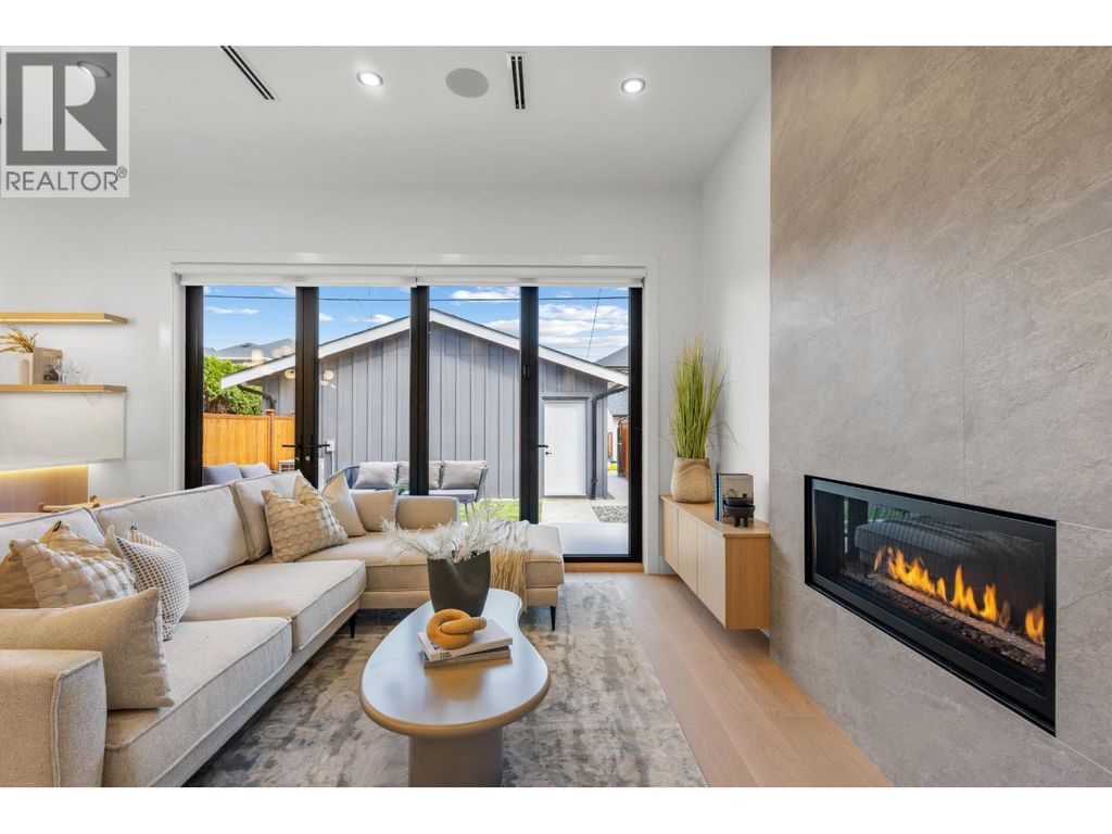 2 3873 W 22nd Avenue, Vancouver