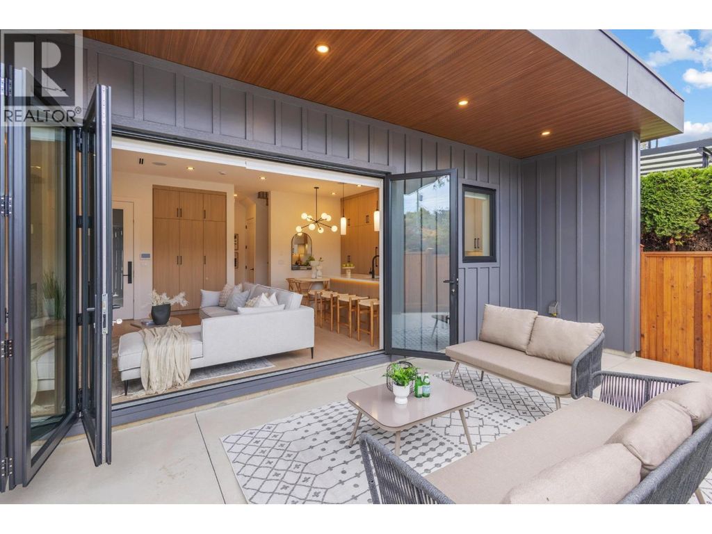 2 3873 W 22nd Avenue, Vancouver