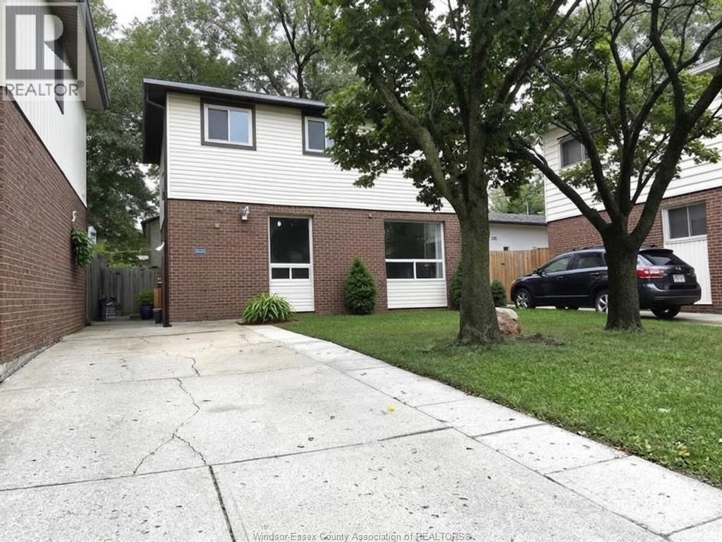 1219 Aire Place, Windsor