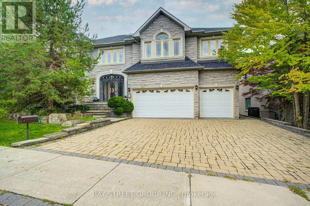 58 Bowan Court, Toronto (bayview Woods-Steeles)