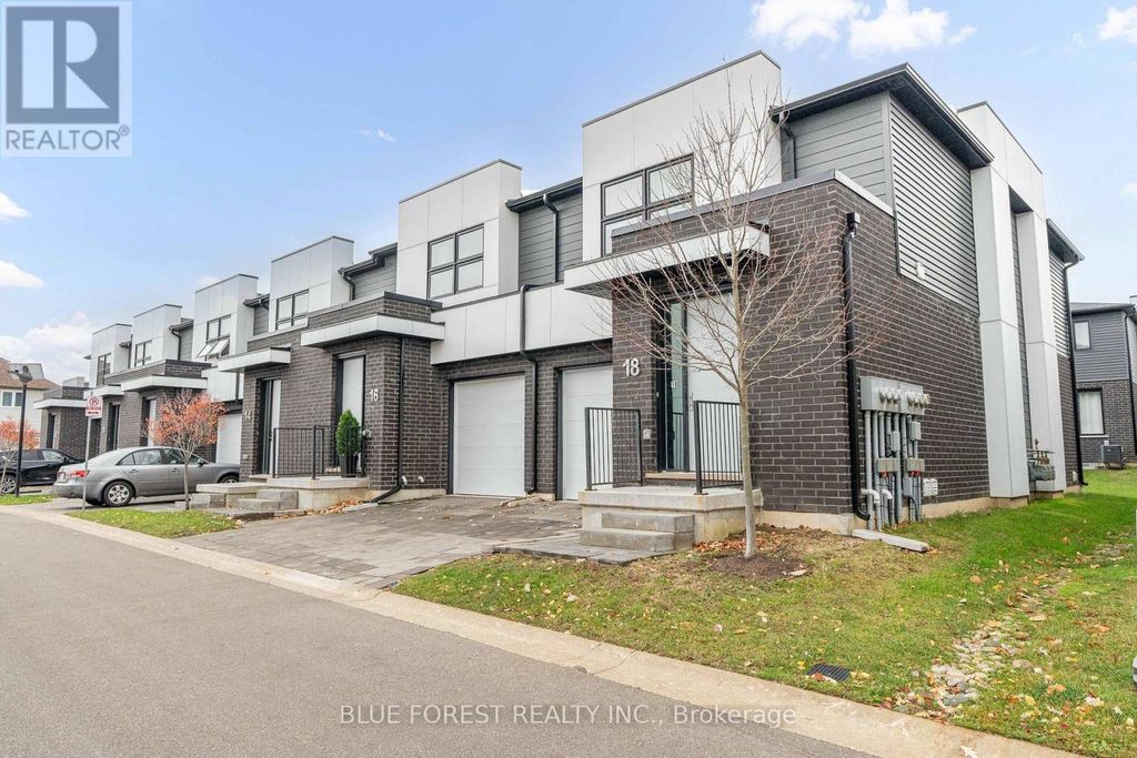 499 Sophia Crescent, London North (north I)