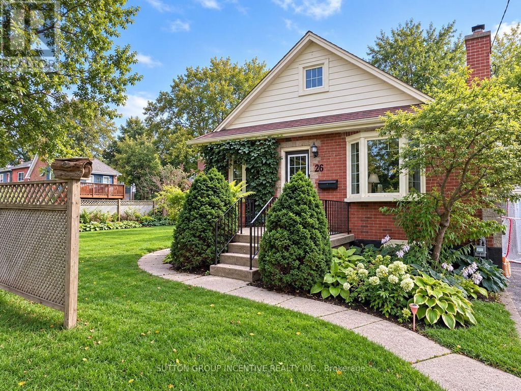 Upper - 20 Bayview Drive, Barrie (allandale)