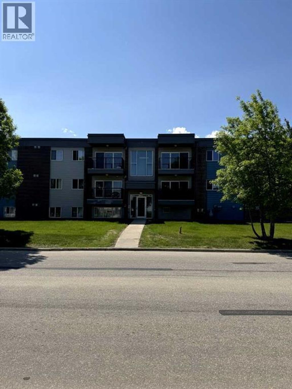 205, 709 6 Avenue Se, Slave Lake
