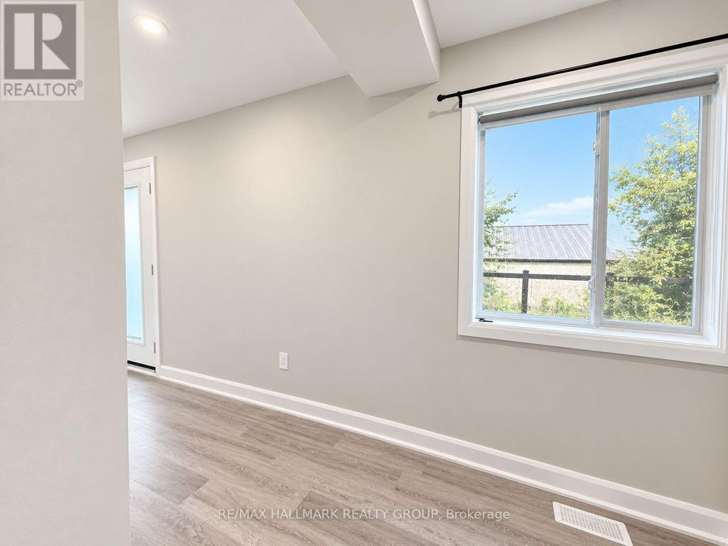 3a - 131 Camelia Avenue, Ottawa