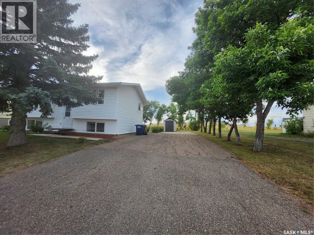 413 2nd Street N, Cabri