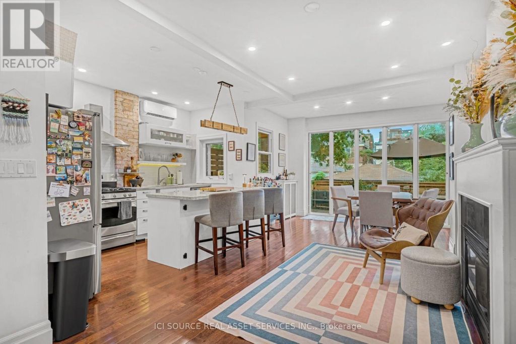 Upper - 109 Northcliffe Boulevard, Toronto (oakwood Village)