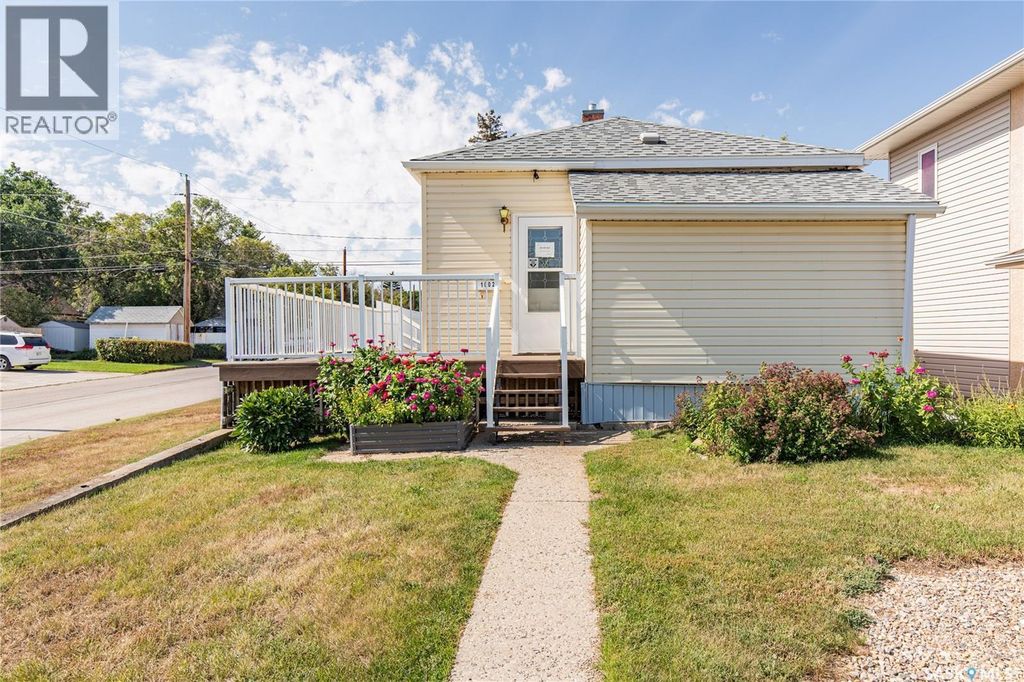 1002 Wolfe Avenue, Moose Jaw