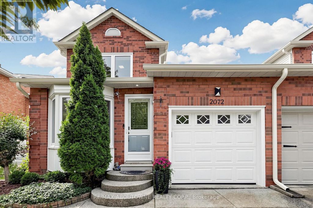 2072 Glenada Crescent, Oakville (wc Wedgewood Creek)