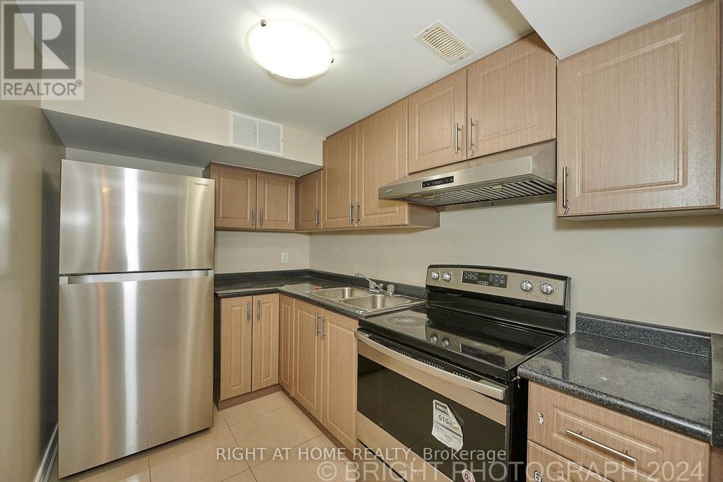 36 Ladner Drive, Toronto (pleasant View)
