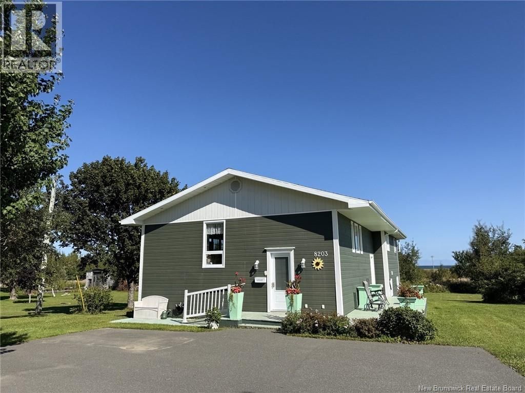 8203 Rue St-paul, Bas-Caraquet
