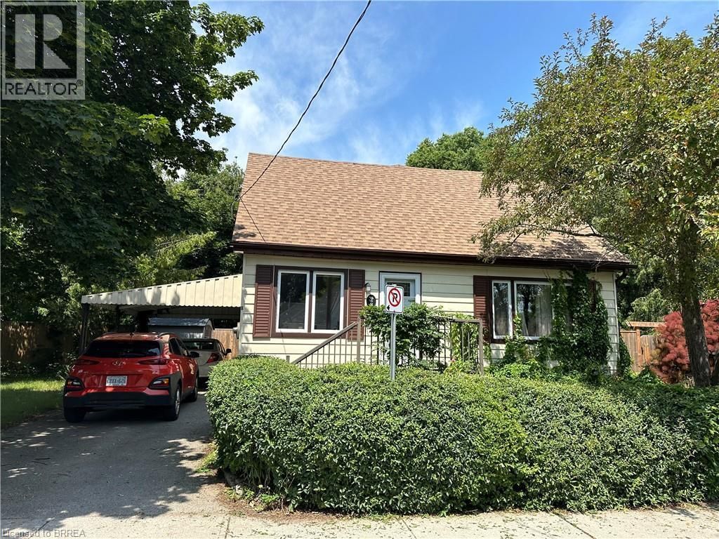 8 Sterling Street, Brantford