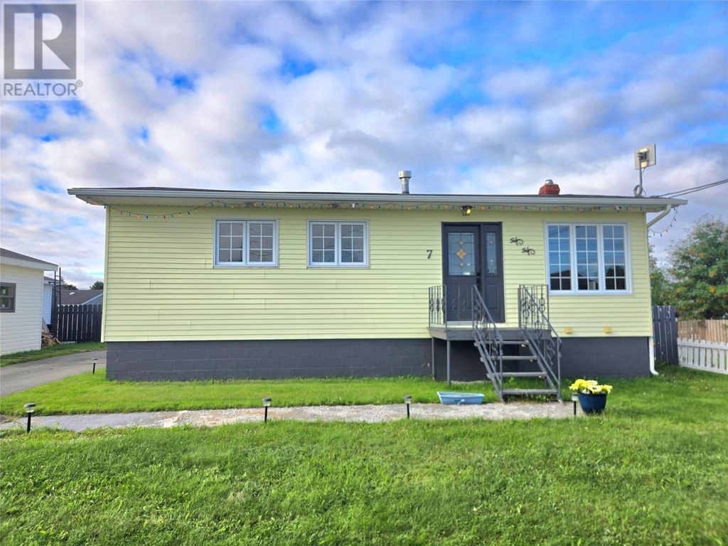 7 Coopers Avenue, Grand Falls-Windsor