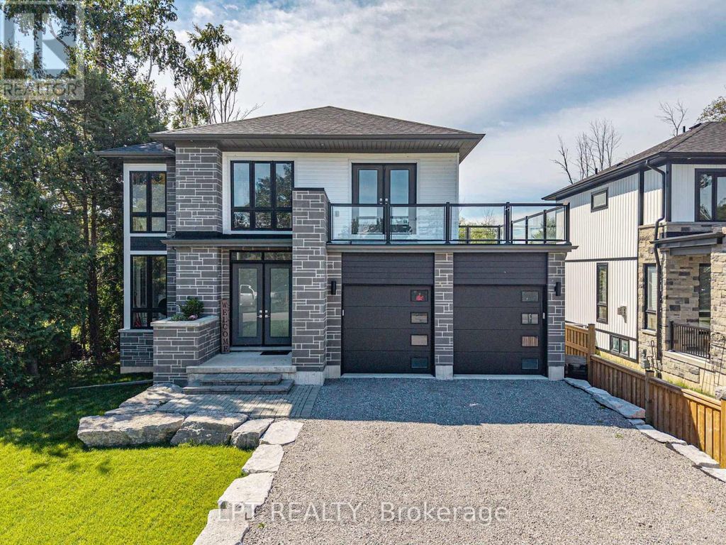 36 Blue Jay Boulevard, Georgina (virginia)