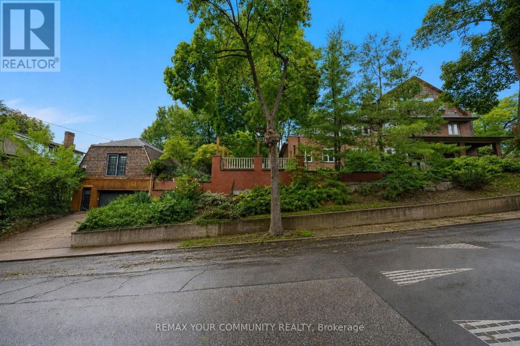 62 Indian Grove, Toronto (high Park-Swansea)