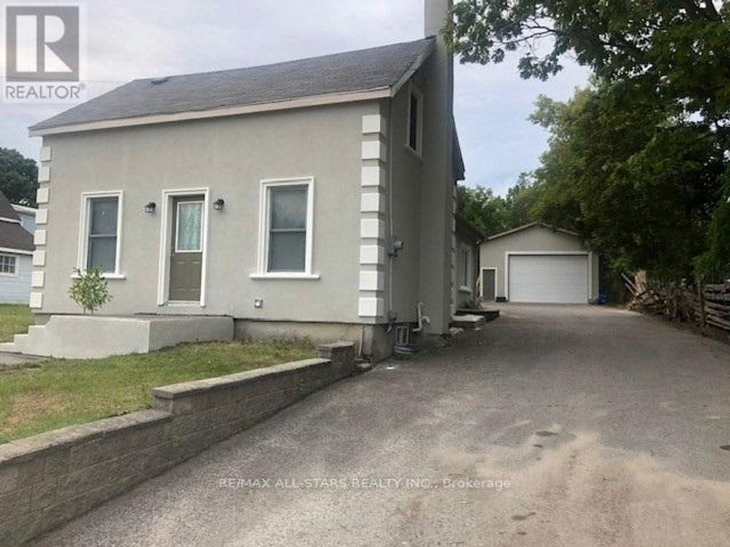 116 Main Street N, Uxbridge