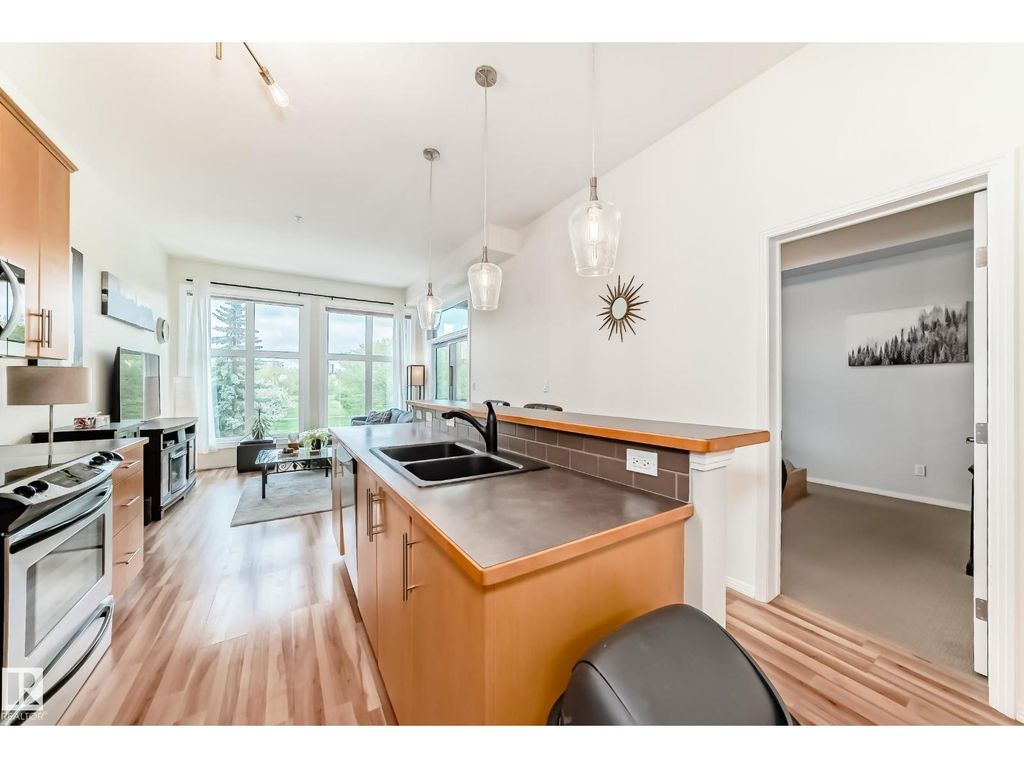 #303 10531 117 St Nw, Edmonton