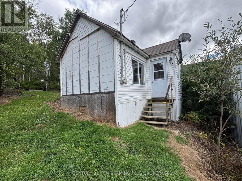 14 Day Avenue, Kirkland Lake
