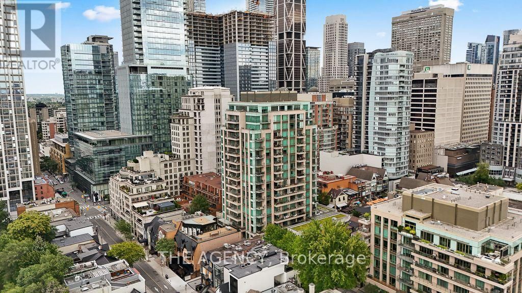 902 - 80 Yorkville Avenue, Toronto (annex)