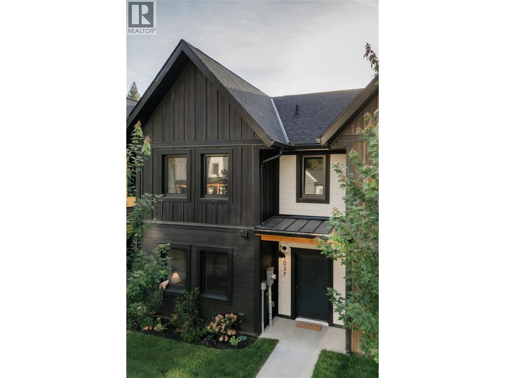 1037 Keystone Crescent, Revelstoke