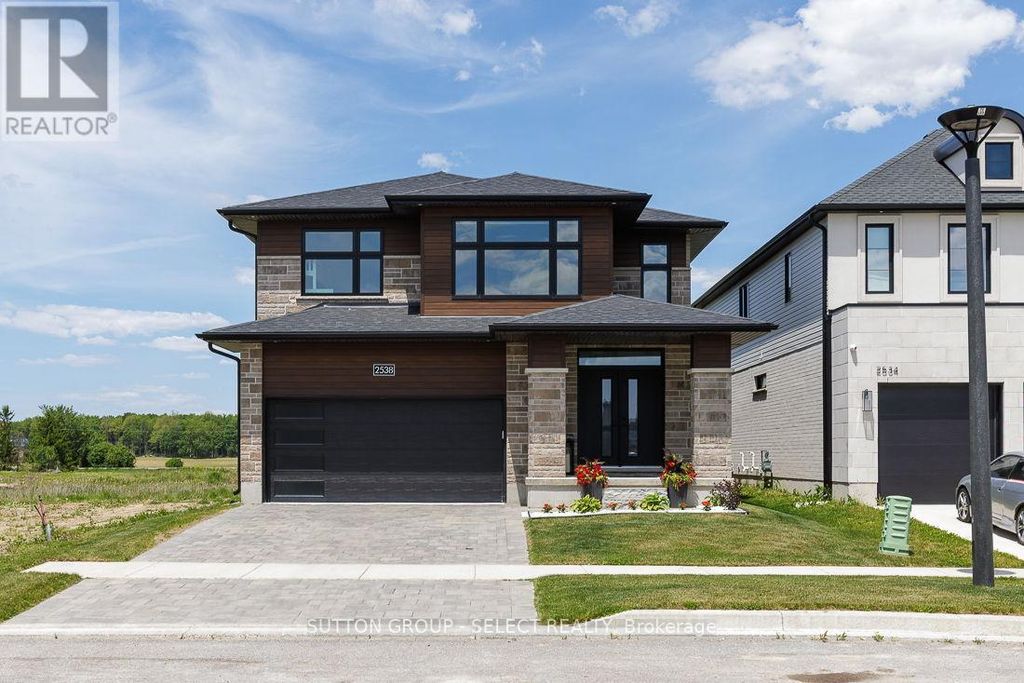 2538 Buroak Drive, London North (north S)