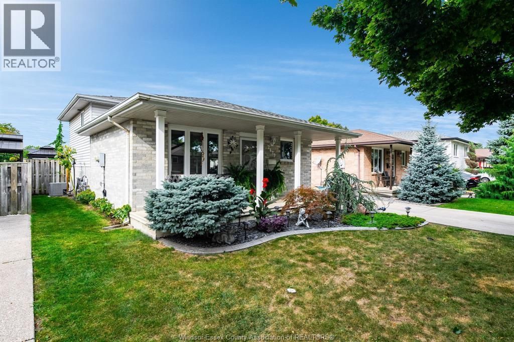 2677 Robert Road, Windsor