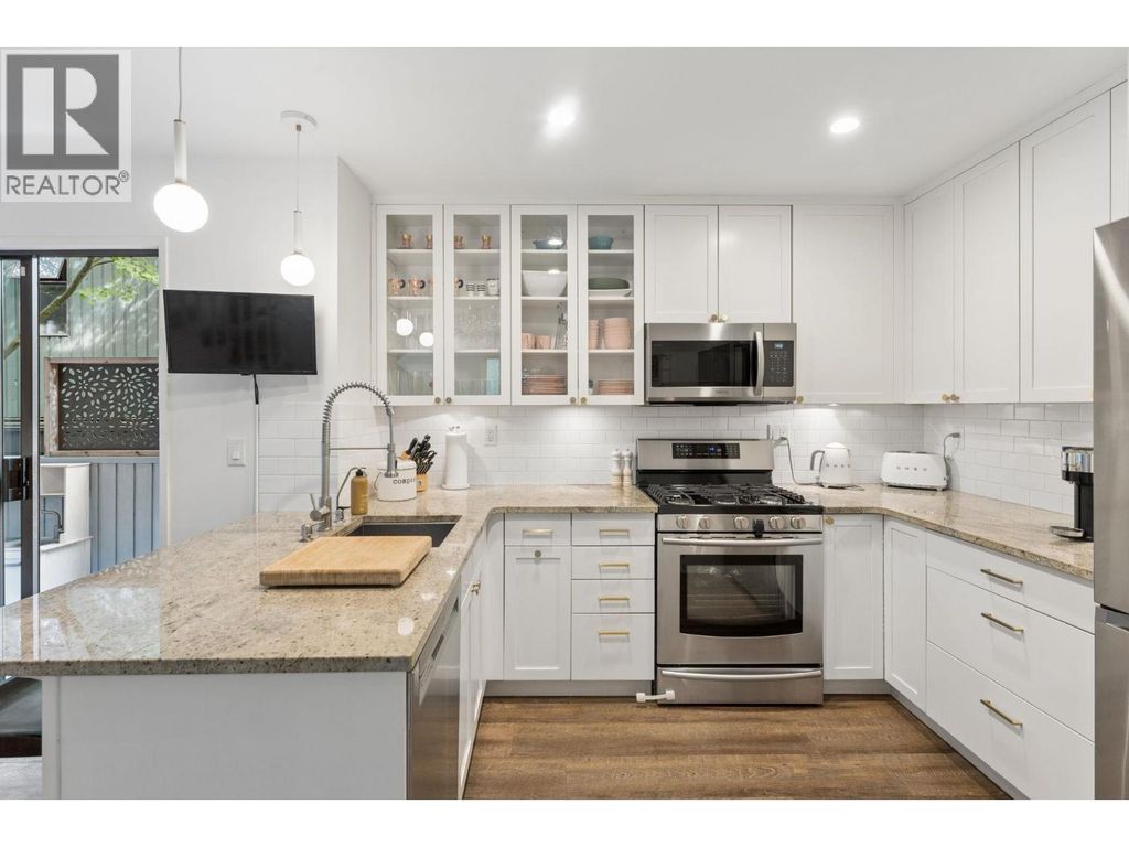 6650 Nelson Avenue, West Vancouver