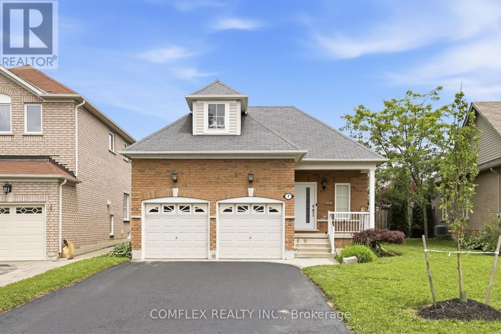 7 Swindells Street, Clarington (bowmanville)