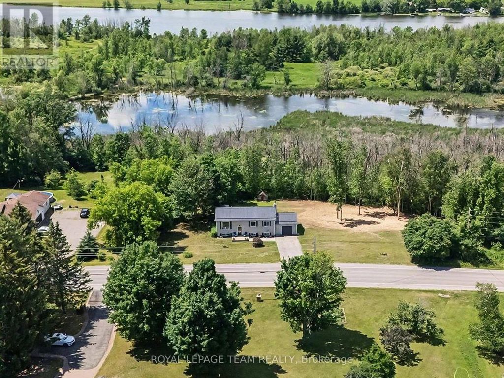 2495 River Road, North Grenville