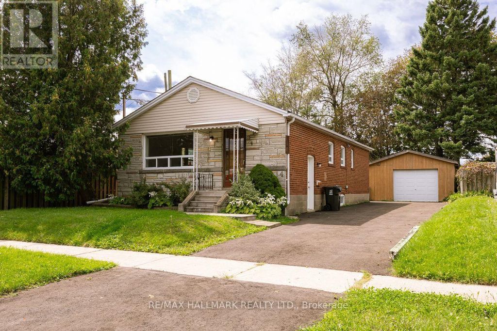 4 Bergen Road, Toronto (dorset Park)