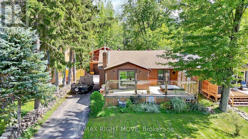 4304 Hopkins Bay Road, Ramara
