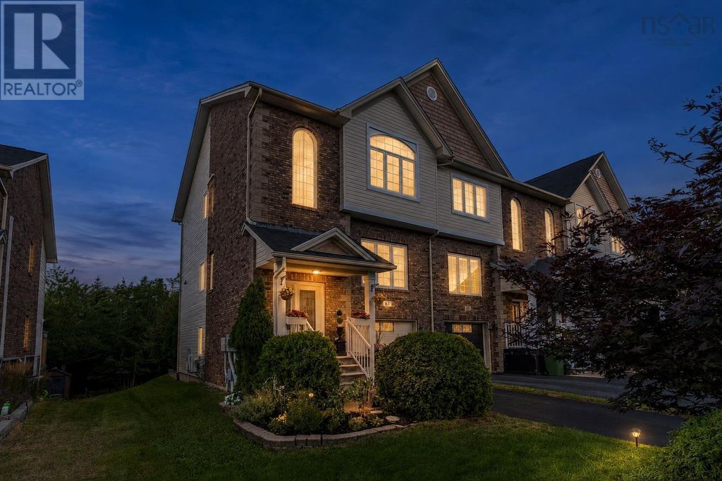67 Stockton Ridge, Bedford