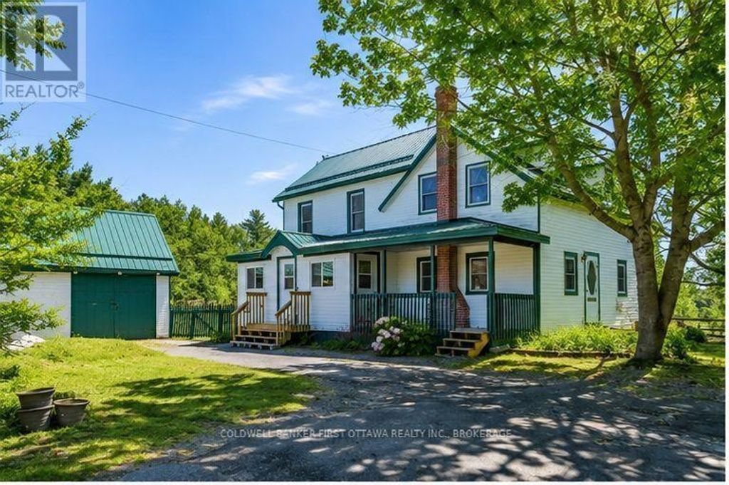 718 Jones Falls Road, Rideau Lakes