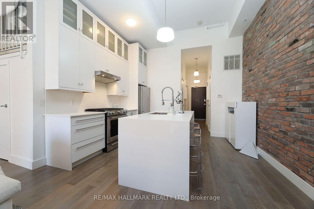 204 - 1842 Queen Street E, Toronto (the Beaches)