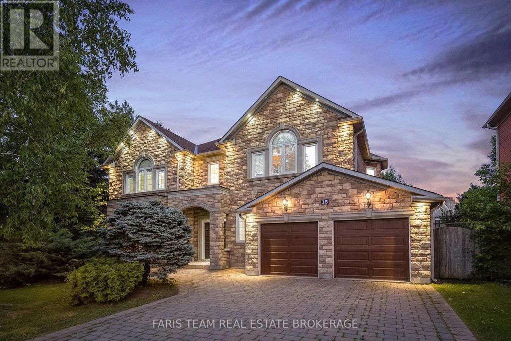 15 Clarendon Drive, Richmond Hill (bayview Hill)