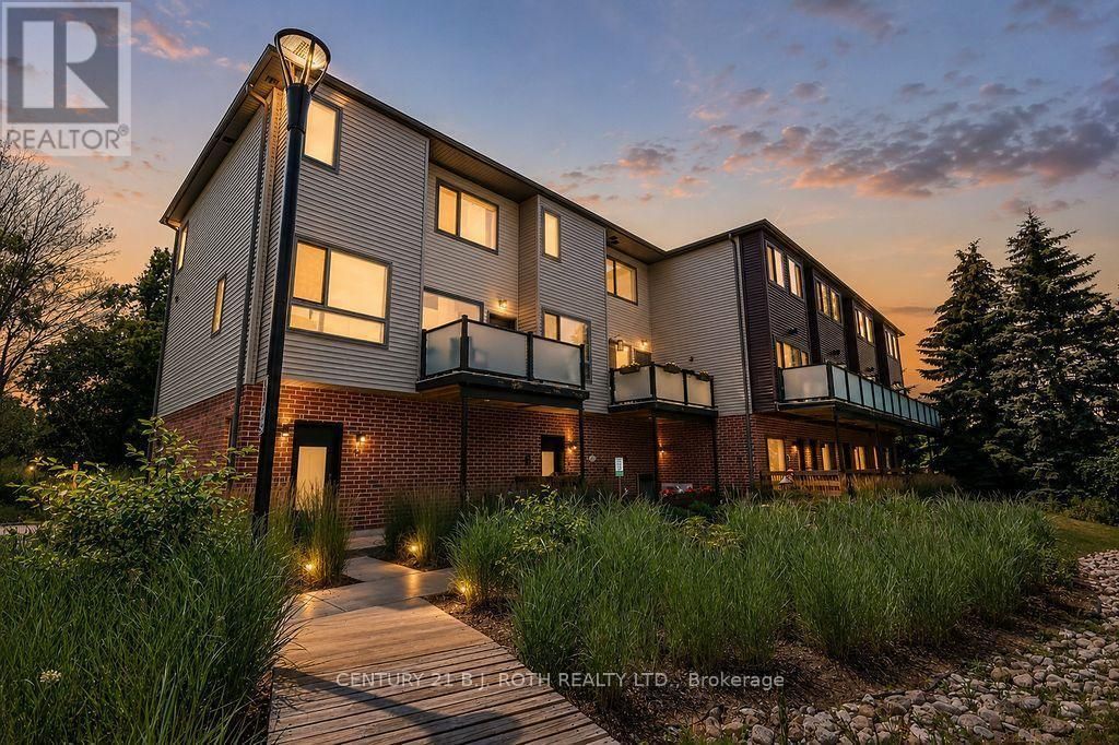 86 - 369 Essa Road, Barrie (holly)