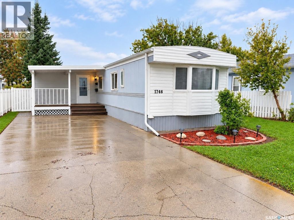 1746 Coteau Avenue, Weyburn