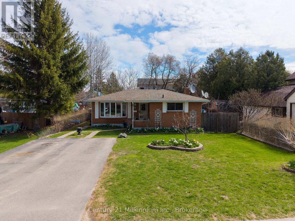 67 East Street E, Collingwood