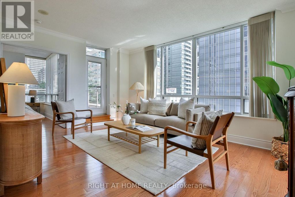 404 - 123 Eglinton Avenue E, Toronto (mount Pleasant West)