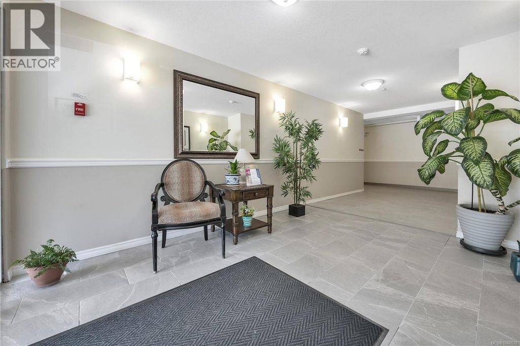302 1631 Dufferin Cres, Nanaimo