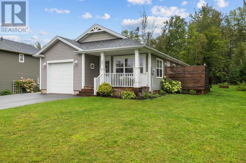 207 Hollis Avenue, Stratford