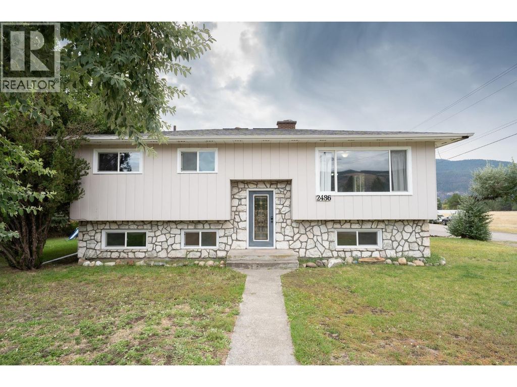 2486 Central Avenue, Grand Forks
