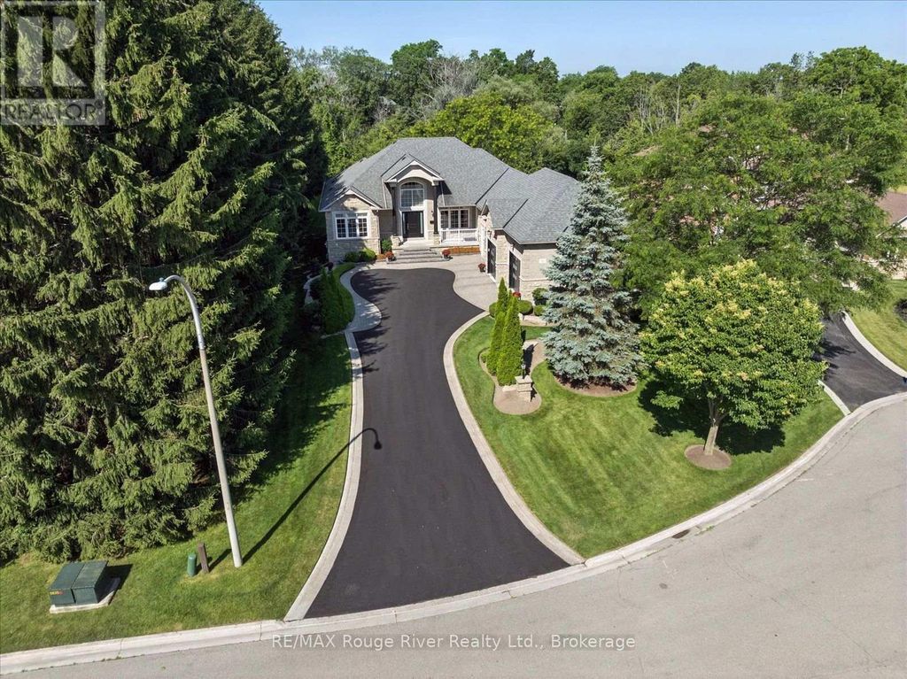 26 Hanover Court, Whitby (lynde Creek)