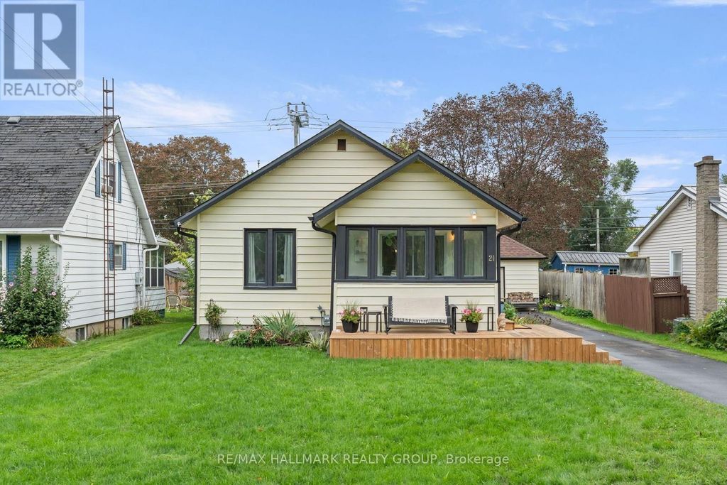 21 Sevenoaks Avenue, Brockville