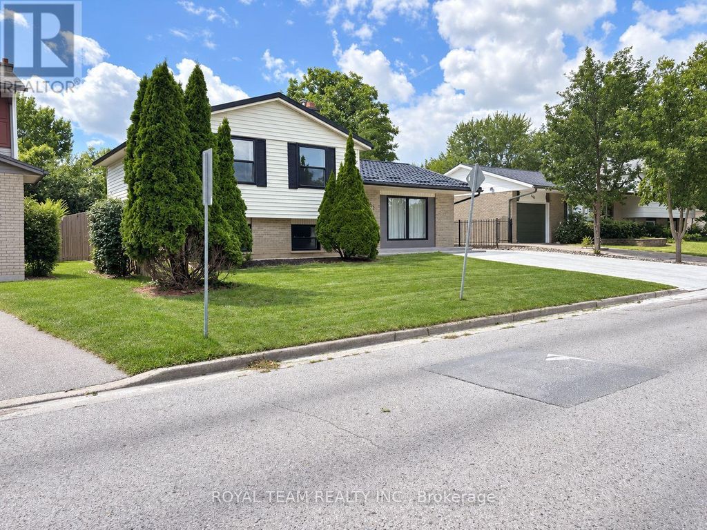 653 Steeplechase Drive, London South (south N)
