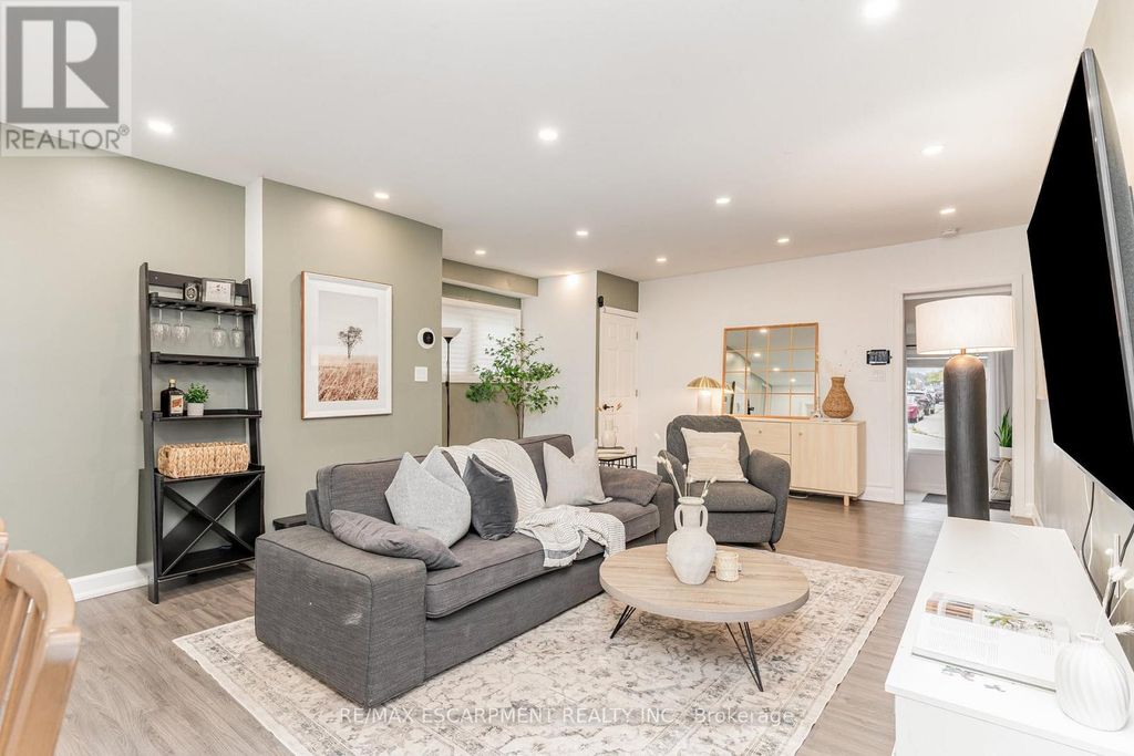 4 Robins Avenue, Hamilton (crown Point)